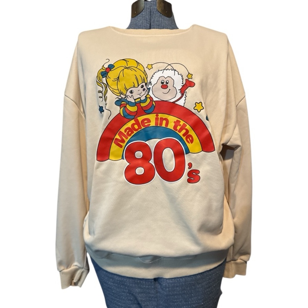Woman’s Graphic Crew Neck Sweatshirt